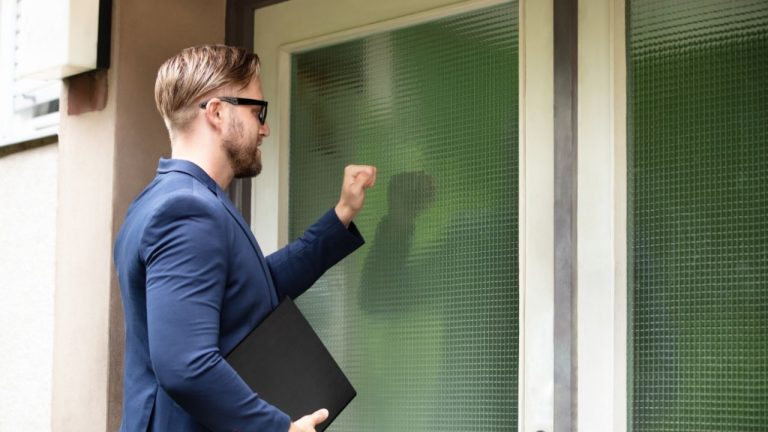 Skuteczne metody wyegzekwowania należności przy wsparciu komornika: poradnik dla przedsiębiorców